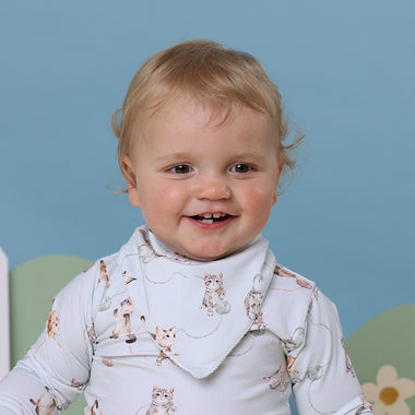 Toddler wearing Kittens Organic Dribble Bib | Snuggle Hunny
